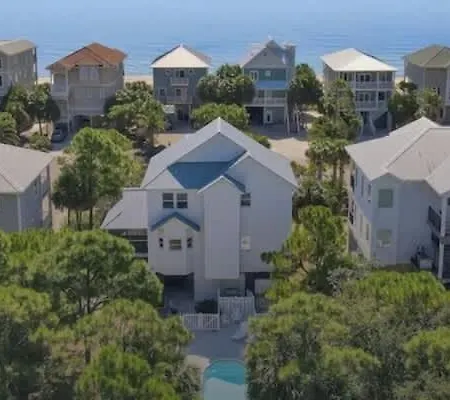 Villa Pet Friendly- St George Island Sleeps 13- Pool